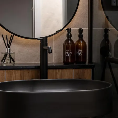 Montgomery House 公寓式酒店 4*