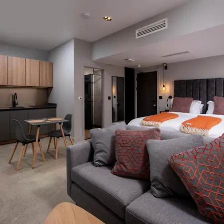 Montgomery House 公寓式酒店 4*