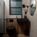 Montgomery House 4*
