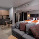 Montgomery House アパートホテル 4*