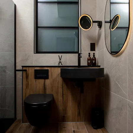 Montgomery House 4*