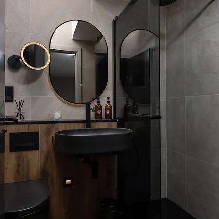 Ξενοδοχείο με διαμερίσματα Montgomery House 4*