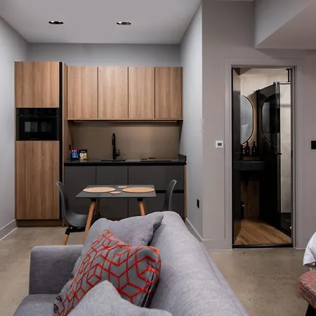 Montgomery House Apart-hotel 4*
