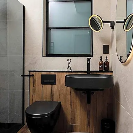 Montgomery House Aparthotel