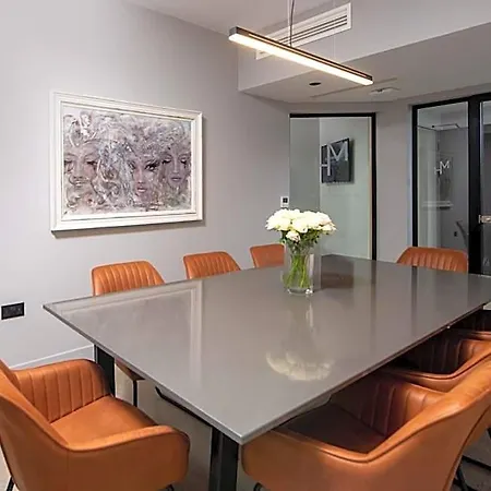 Montgomery House 4*
