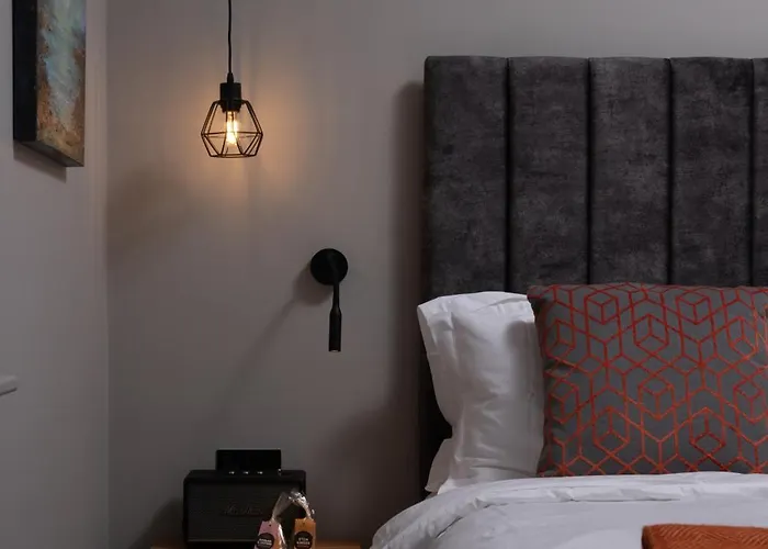 Montgomery House Aparthotel