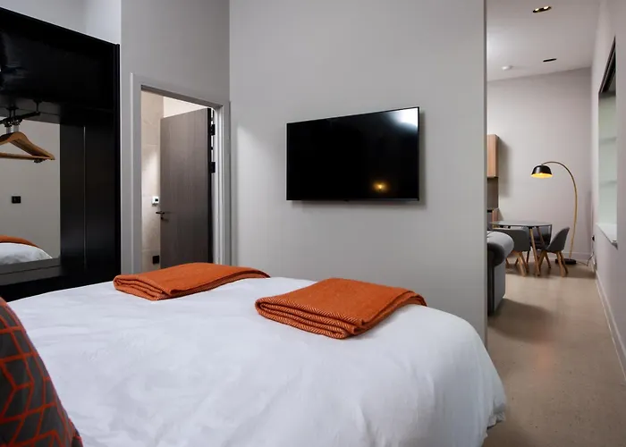 Montgomery House Aparthotel